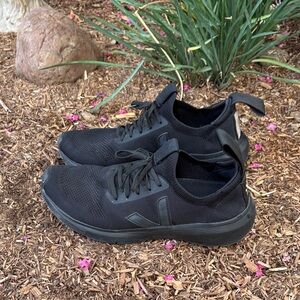 Veja Men's Black Sneakers